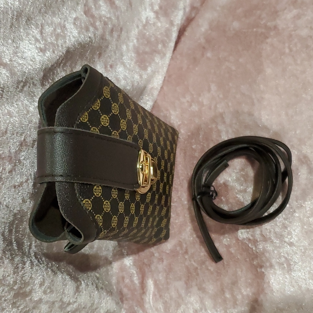 Crossbody Bag - Picture 7 of 7